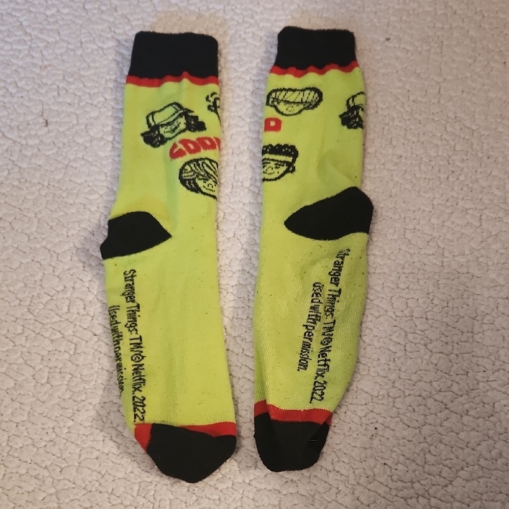 Stranger Things Netflix Retro Neon Green Code Red Socks Retro SiFi 2022